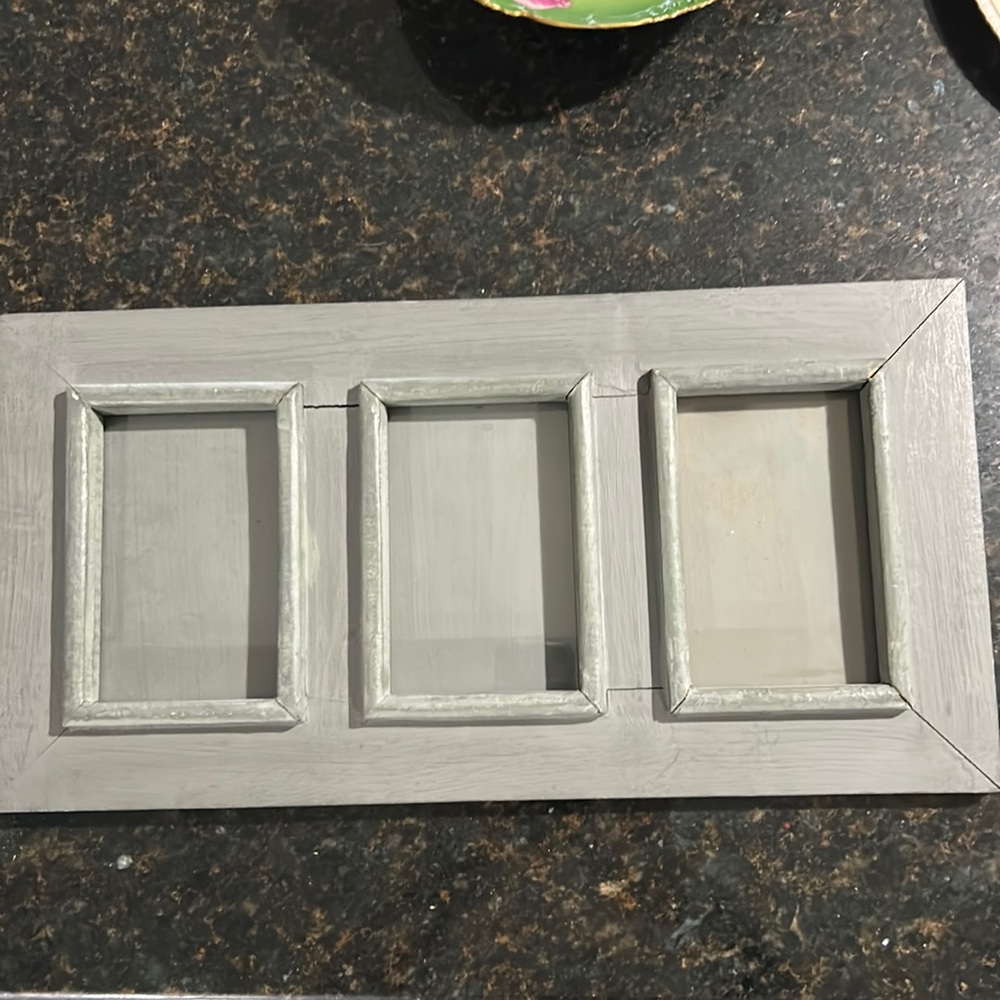 Wooden triple frame